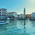 Marina 3*