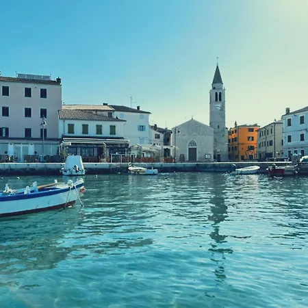 Marina 3*