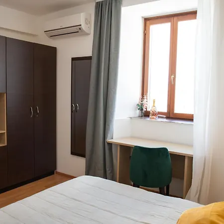 Marina Hotel