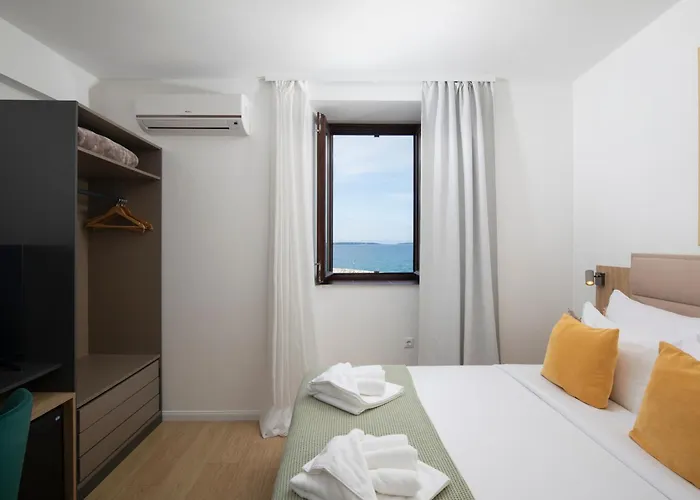 Marina Hotel 3*